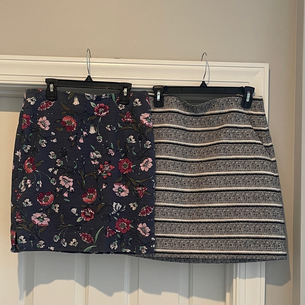LOFT Navy Floral and Gray Striped Midi Skirt Set Size 4